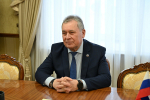 Александр Романенко обсудил с алтайским изобретателем перспективы использования научного потенциала края