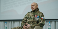 Мужество, честь и отвага: студенты Алтайского промышленно-экономического колледжа пообщались с ветераном боевых действий в преддверии 23 февраля - Управление молодежной политики