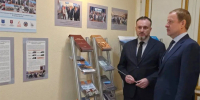 Губернатор Виктор Томенко в Москве посетил созданную учеными Алтайского края фотовыставку «Алтай - родина тюрок» - Администрация Алтайского края