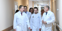 Губернатор Виктор Томенко посетил Краевую клиническую больницу скорой медицинской помощи №2 - Администрация Алтайского края