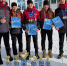 Алтайские спортсмены, чемпионы XIII зимней Спартакиады учащихся России, с тренером Иваном Лыжиным. Фото предоставлено участниками соревнований - Газета Алтайский спорт