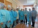 «Дом, в который приходят за счастьем»: АГМУ провел профориентационную экскурсию для школьников в старейшем роддоме Барнаула