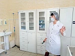 «Дом, в который приходят за счастьем»: АГМУ провел профориентационную экскурсию для школьников в старейшем роддоме Барнаула