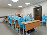 «Дом, в который приходят за счастьем»: АГМУ провел профориентационную экскурсию для школьников в старейшем роддоме Барнаула