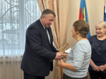 Глава Центрального района Дмитрий Попов совместно с депутатами поздравил женщин с наступающим Международным женским днём