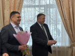 Глава Центрального района Дмитрий Попов совместно с депутатами поздравил женщин с наступающим Международным женским днём