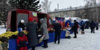 Свежие продукты и выгодные покупки: ярмарка выходного дня прошла в Октябрьском районе - Администрация г. Барнаул