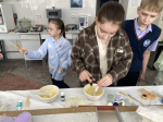 Мастер-класс по приготовлению косметики провели на кафедре ТХПЗ