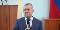 Александр Романенко вручил награды краевого парламента жителям Рубцовска - Законодательное Собрание