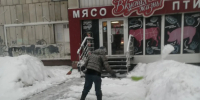 В Железнодорожном районе продолжают устранять последствия неблагоприятных погодных условий - Администрация г. Барнаул