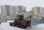 Последствия снегопада активно устраняют в Индустриальном районе
