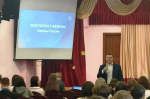 В РАМКАХ ФЕДЕРАЛЬНОГО ПРОЕКТА «РАЗГОВОРЫ О ВАЖНОМ» В АЛТАЙСКОМ КРАЕ ПРОШЛА СЕРИЯ ВСТРЕЧ  ПРОМЫШЛЕННИКОВ СО ШКОЛЬНИКАМИ