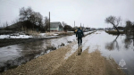 Уровни колеблются: в алтайском селе затопило более 30 приусадебных участков