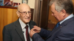 91-летнему барнаульцу спустя десятилетия вручили знак жителя блокадного Ленинграда