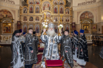 Митрополит Сергий возглавил богослужение Великой Субботы в Димитриевском храме Барнаула
