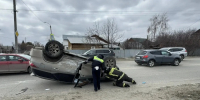 В Барнауле произошло ДТП с переворотом - Комсомольская Правда