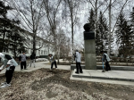 В Октябрьском районе прошла акция по благоустройству памятных мест