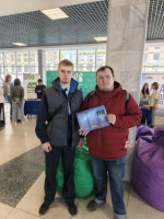 В Барнауле на ярмарке трудоустройства провели акцию по профилактике экстремизма и наркомании