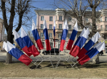 Улицы Железнодорожного района украшаются к майским праздникам