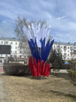 Улицы Железнодорожного района украшаются к майским праздникам