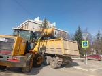 В Октябрьском районе Барнаула продолжаются работы по санитарной очистке территории после проведения общегородского субботника