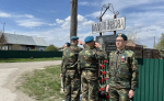 ТОСы Ленинского района вместе со школьниками проводят возложения цветов к памятным доскам Героям Советского Союза