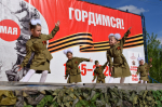 «Цветущий май! Победный май!»: в микрорайоне Новосиликатный состоялось праздничное мероприятие