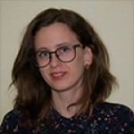 20 голубей, как символ мира, запустили в небо над краевым экоцентром в Барнауле