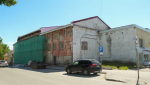Кирпичи вместо сайдинга: как в центре Барнаула спасают фасады старинного здания. Фото