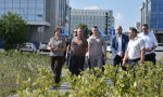 Вячеслав Франк проверил ход благоустройства общественной территории по улице Шумакова, 9