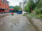 В Барнауле городские службы устраняют последствия проливных дождей