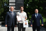 В Барнауле у Памятного знака в честь строителей Алтайского края состоялось торжественное мероприятие