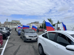 Ко Дню российского флага в Барнауле организовали автопробег