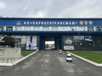 К 296-летию Барнаула Октябрьский район украсили праздничной символикой