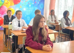 «Прерванный урок»: в Кулунде следователь СК и советник директора школы провели для школьников беседу о ценности жизни и безопасности