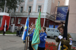 Есть возможность - помогай! В Барнауле возле главного корпуса АлтГУ завершился автопробег «Алтайский сбор»