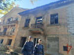 Сотрудники Росгвардии помогли ликвидировать крупный пожар в расселенном здании в Рубцовске