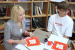 «Открой АлтГУ»: для барнаульских гимназистов в ИГН провели мастер-класс по китайской каллиграфии