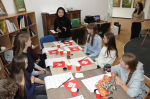 «Открой АлтГУ»: для барнаульских гимназистов в ИГН провели мастер-класс по китайской каллиграфии