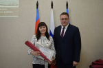 В администрации Индустриального прошло торжественное награждение ко Дню воспитателя и всех дошкольных работников