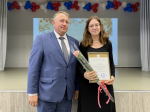 За высокий профессионализм: в Центральном районе наградили более ста педагогов и работников дошкольных учреждений
