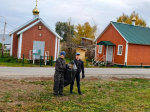 Субботники в Ленинском районе продолжаются: жители делают город уютнее