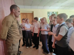 Школьники Октябрьского района встретились с участником СВО