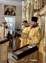 Митрополит Сергий возглавил Божественную литургию в Никольском храме Барнаула