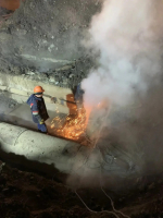 На повреждённом трубопроводе на улице Попова начался монтаж новой трубы